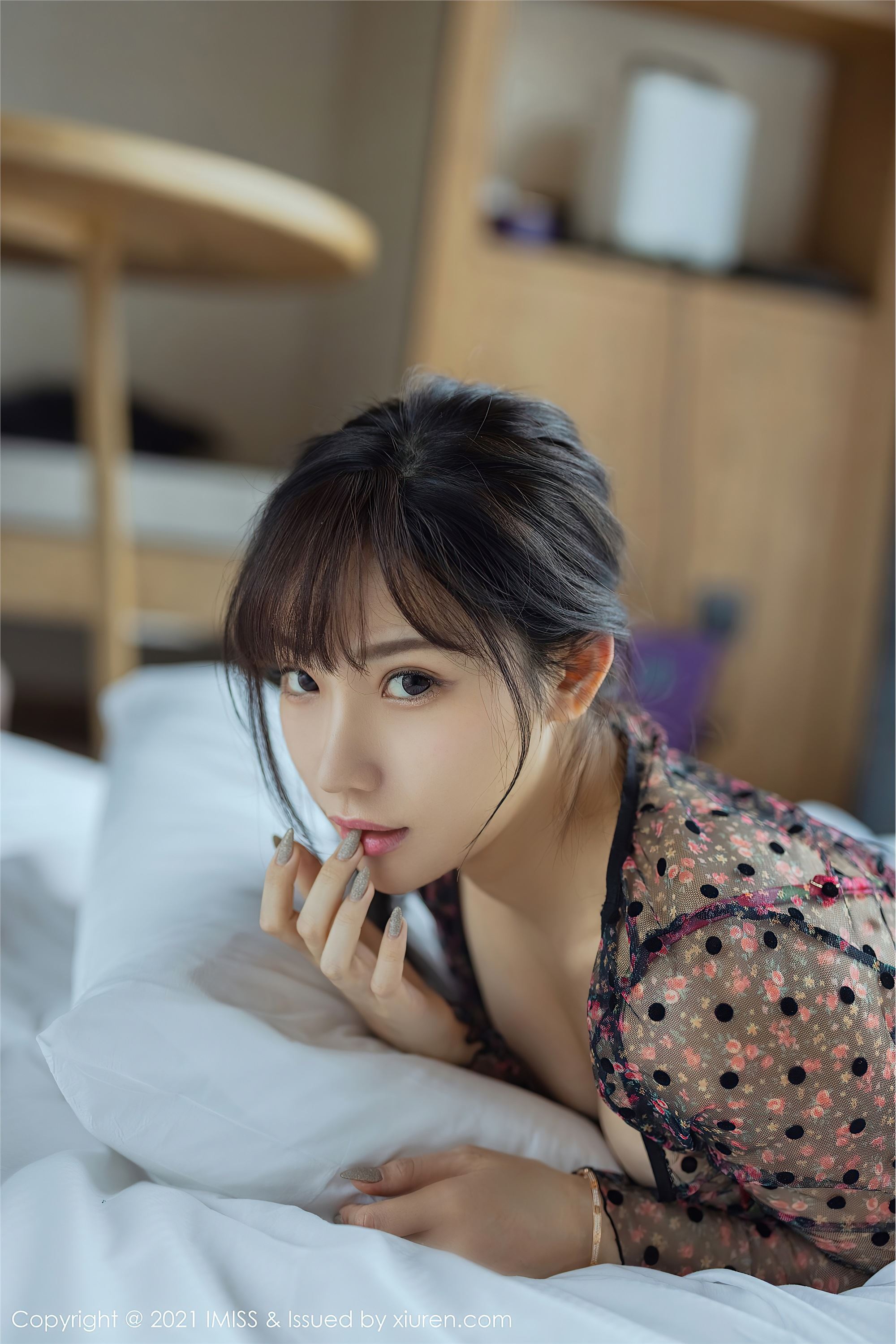 IMiss爱蜜社 2021.04.09 Vol.574 小狐狸Kathryn